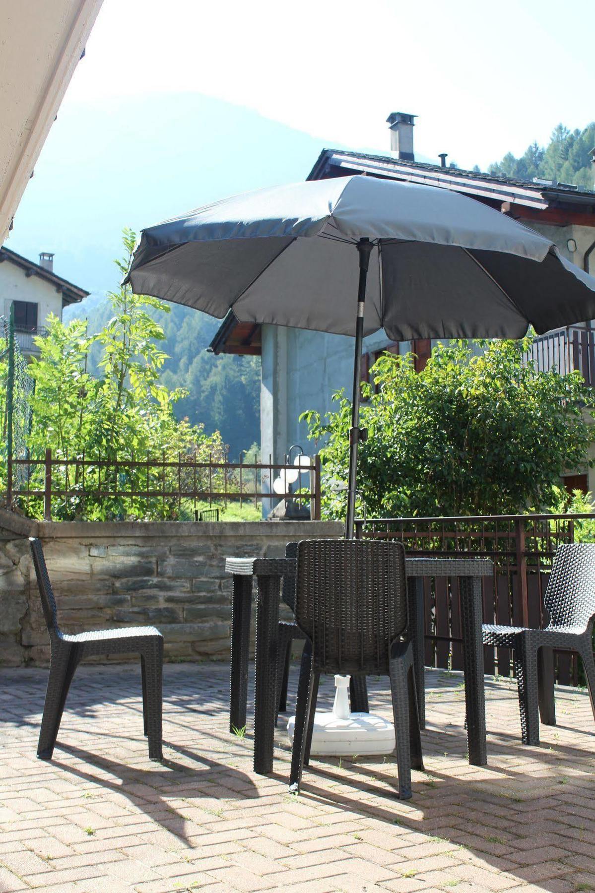 Lanterna Apartments Chiesa in Valmalenco Exterior foto