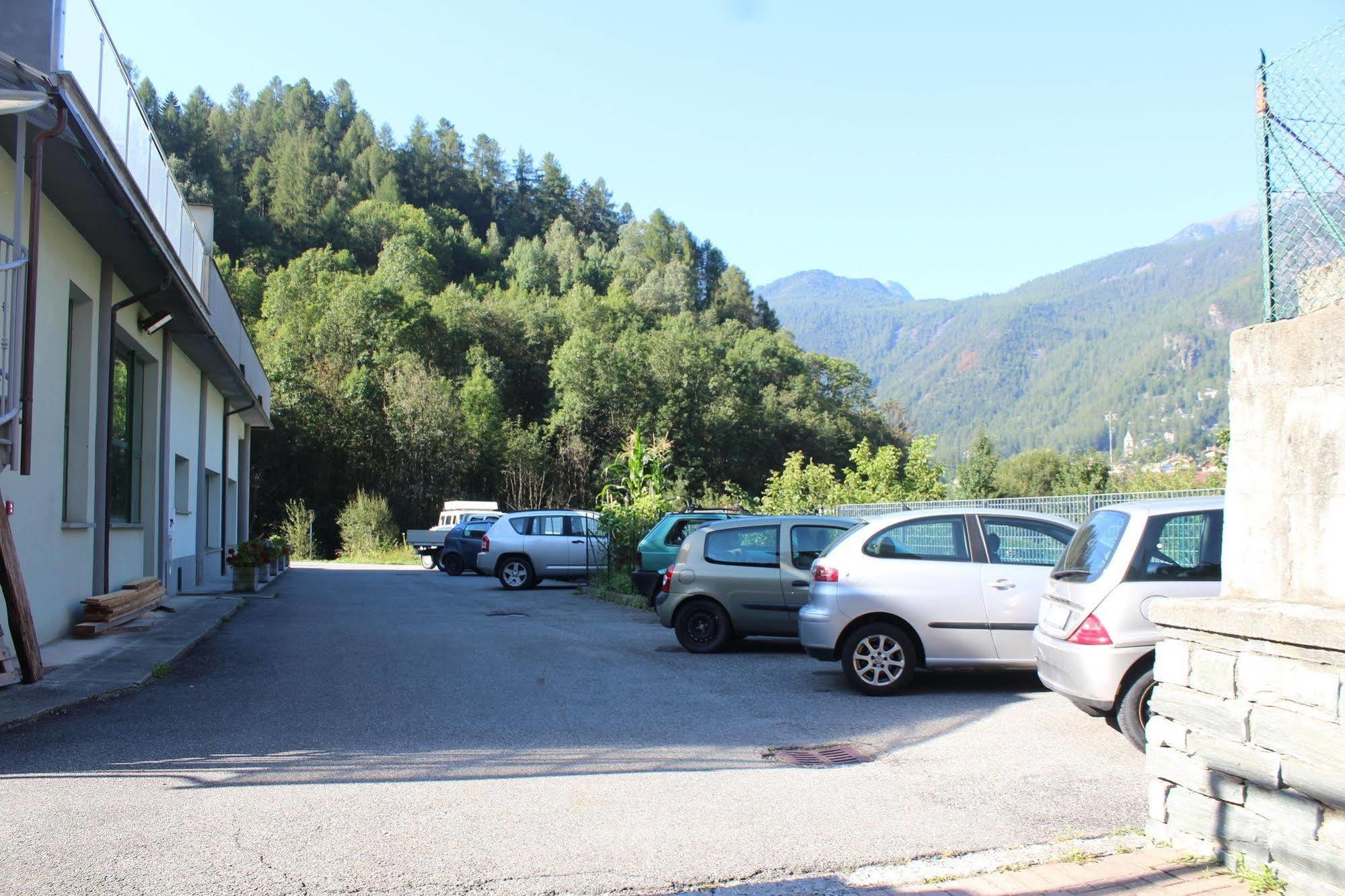 Lanterna Apartments Chiesa in Valmalenco Exterior foto